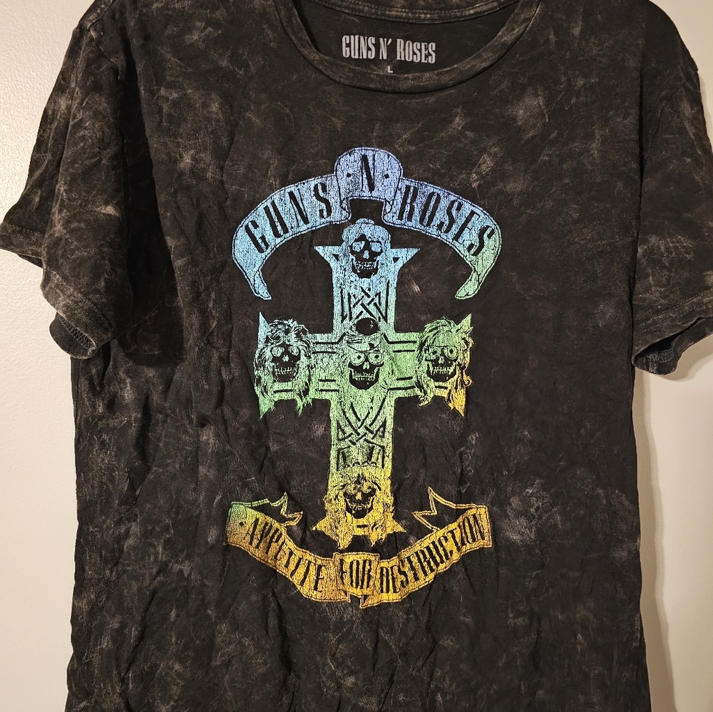 Like New Women's Guns and Roses shirt size L